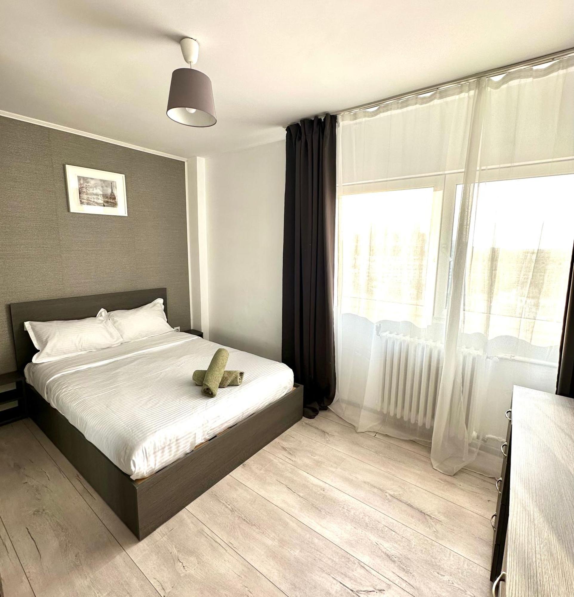 Central Apartment Tower Bukares Bagian luar foto