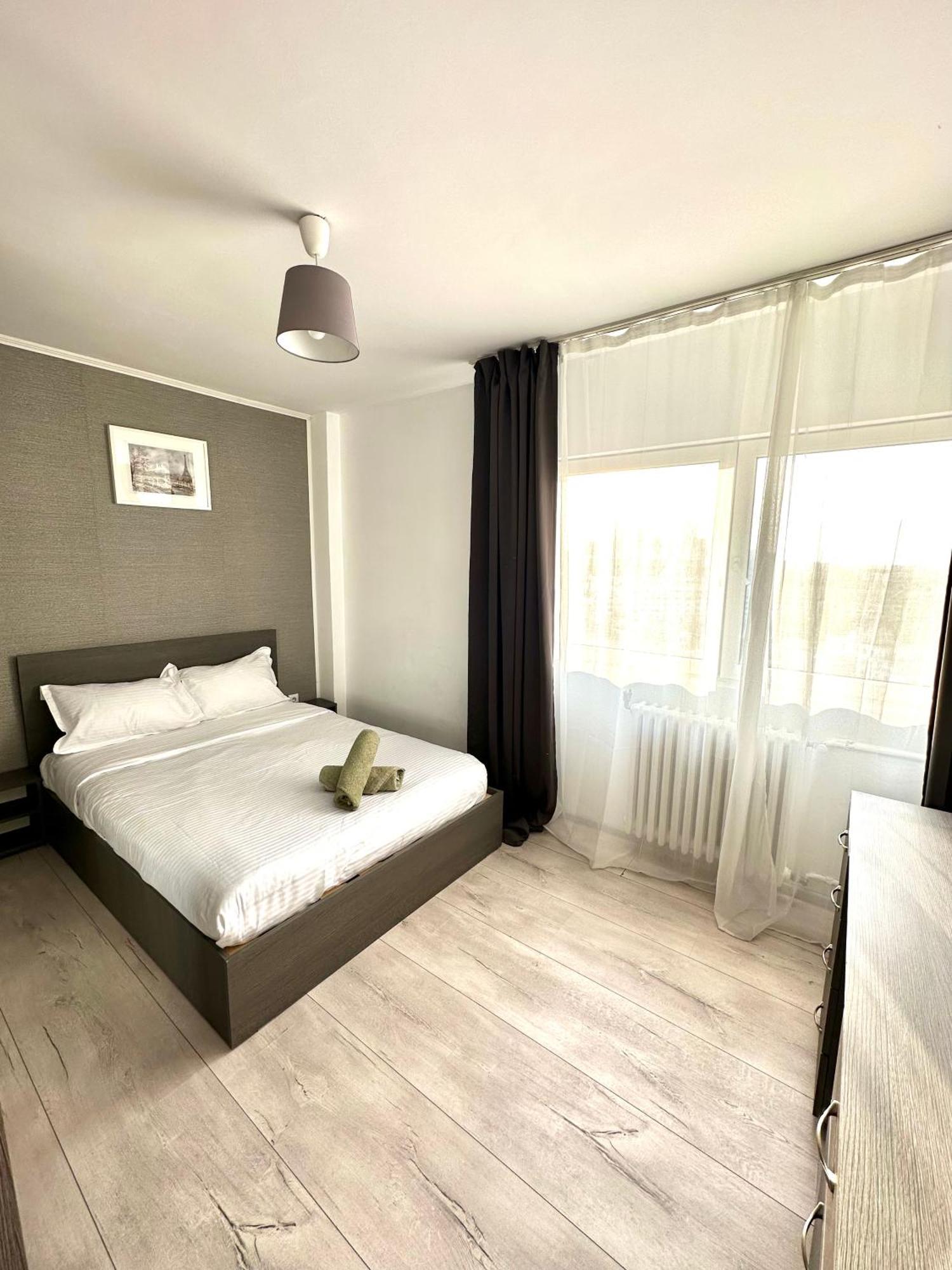 Central Apartment Tower Bukares Bagian luar foto